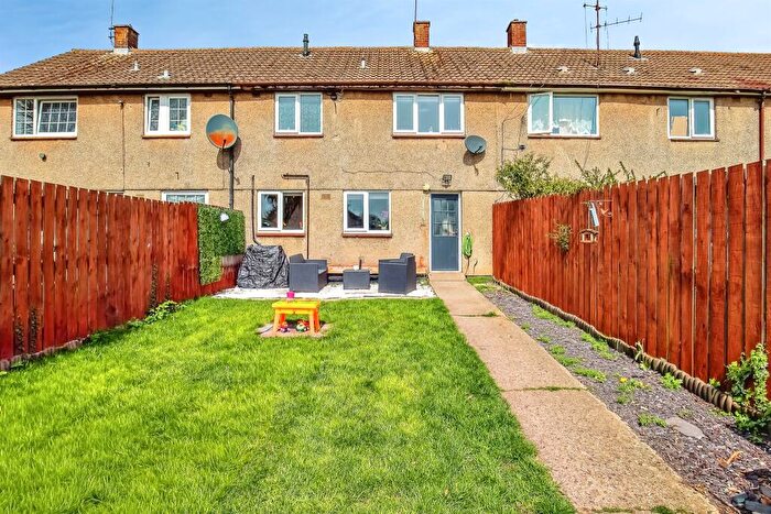 3 Bedroom Semi Detached House For Sale In Holmfirth Walk, Corby, NN18