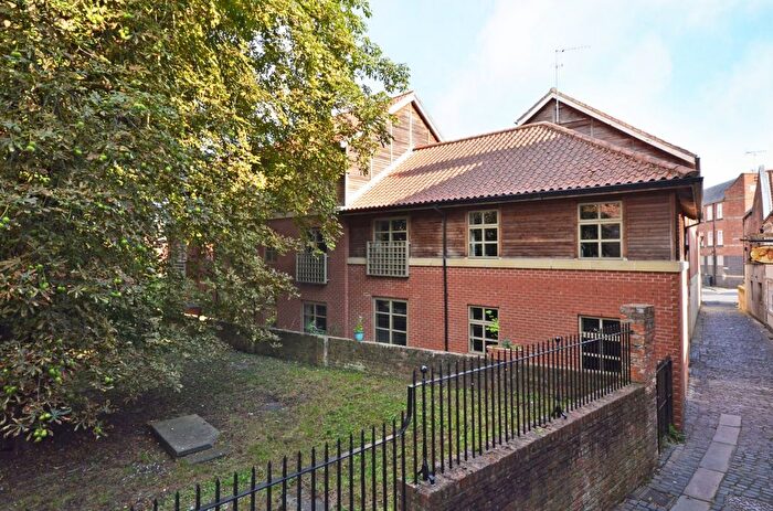 1 Bedroom Flat To Rent In The Courtyard, St. Martins Lane, York, YO1