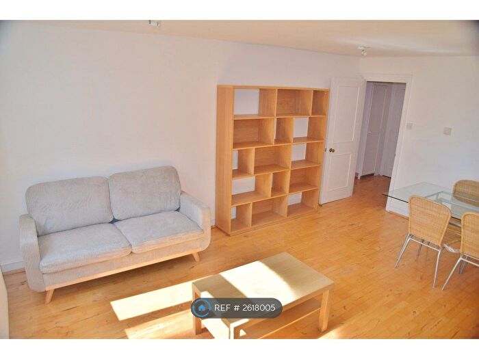 1 Bedroom Flat To Rent In Greencroft Gardens, London, NW6