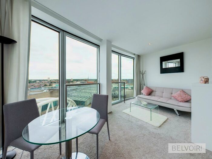 Flat To Rent In Rotunda, New Street, Birmingham, B2