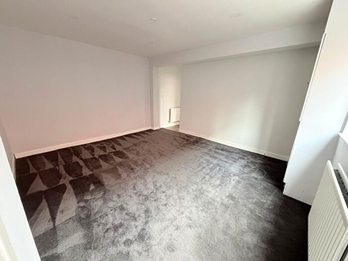 5 Bedroom Semi-Detached House To Rent In Melton Road, Thurmaston, LE4