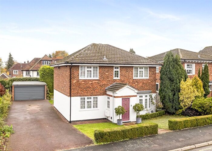 4 Bedroom Detached House For Sale In Ferndown Close, Guildford, Surrey, GU1