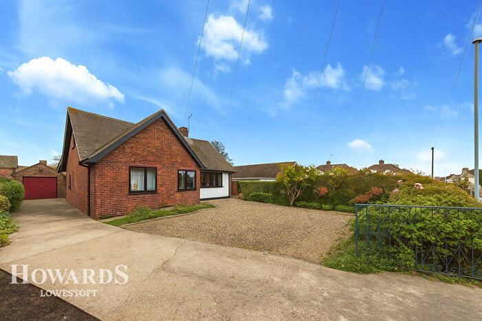 3 Bedroom Detached Bungalow For Sale In Wilson Road, Lowestoft, NR33