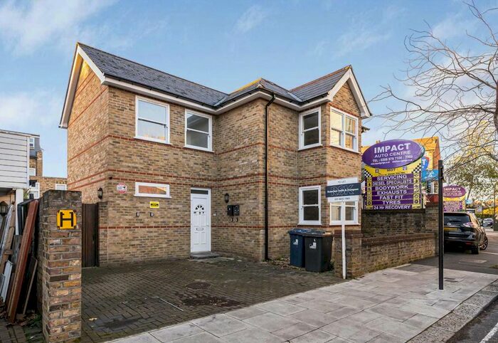 2 Bedroom Flat To Rent In Culmington Road, London, W13