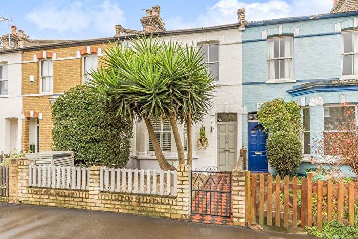 2 Bedroom Property To Rent In Devonshire Road, Chiswick, W4