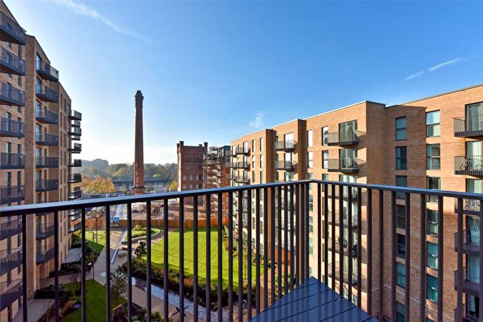 2 Bedroom Apartment To Rent In Artesian House, Memorial Avenue, Slough, SL1