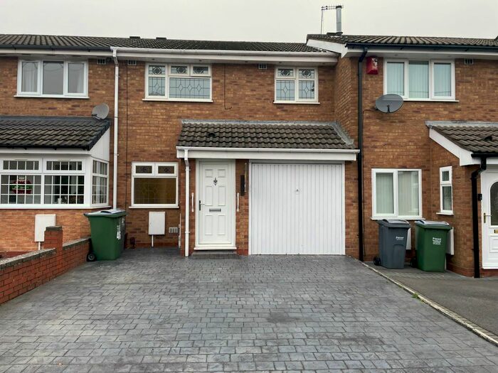 3 Bedroom Semi-Detached House To Rent In York Road, Rowley Regis, B65