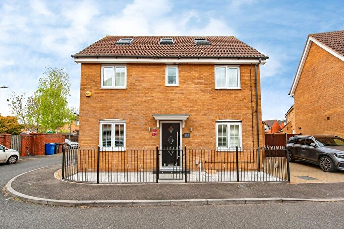 4 Bedroom Detached House For Sale In Sachfield Drive, Chafford Hundred, Grays, Essex, RM16