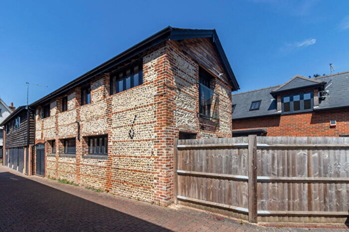 1 Bedroom Maisonette For Sale In Stiles Yard, West Street, Alresford, SO24
