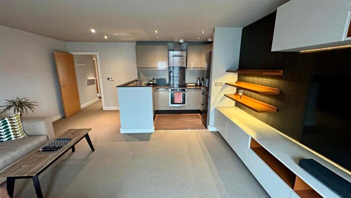 2 Bedroom Apartment To Rent In Shingly Place, E4