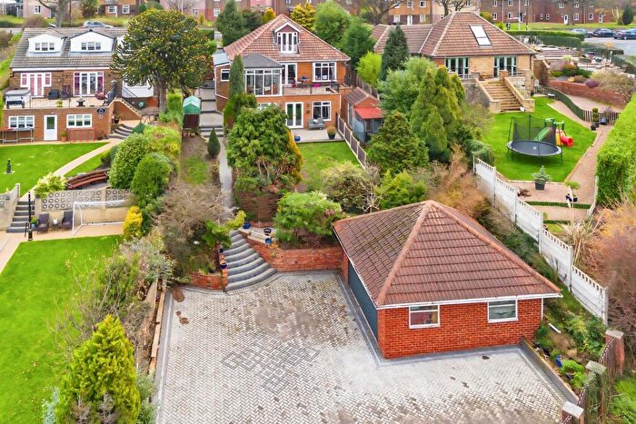 4 Bedroom Detached House For Sale In Haugh Road, Rawmarsh, Rotherham, S62