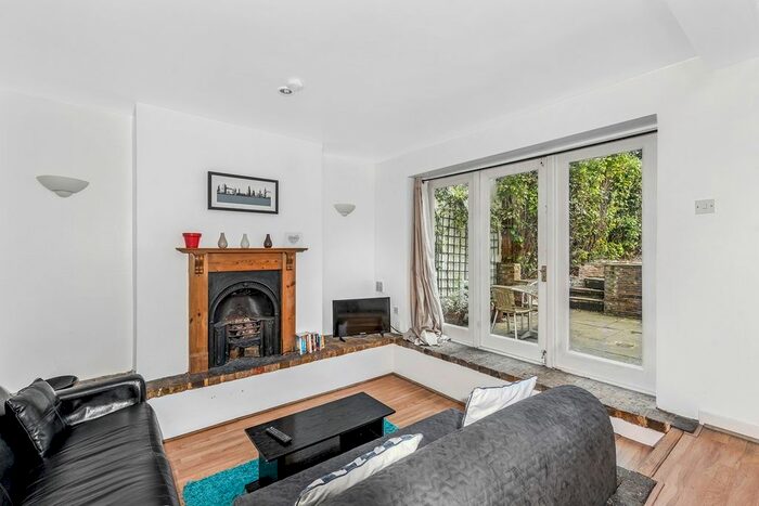 1 Bedroom Flat To Rent In Cambridge Road North, Gunnersbury, Chiswick, W4