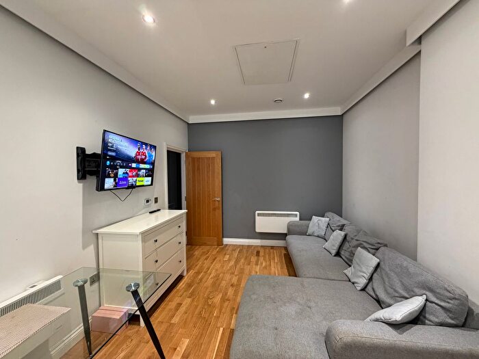 2 Bedroom Flat To Rent In John William Street, Huddersfield, HD1