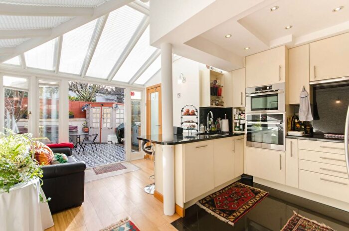 2 Bedroom Property To Rent In Childs Street, Earls Court, London, SW5