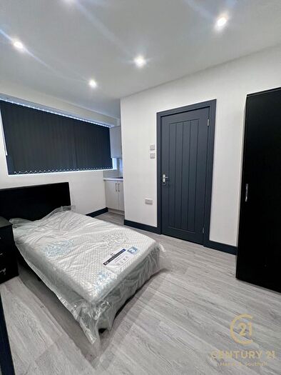 5 Bedroom Semi Detached House To Rent In Sipson Lane, UB7