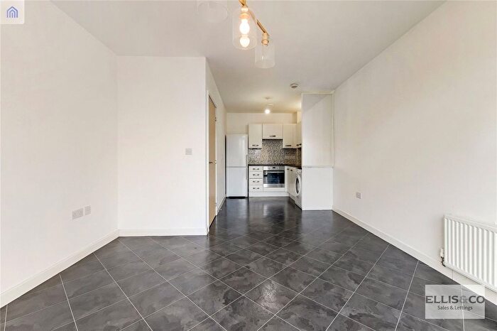 1 Bedroom Flat To Rent In Grantham House, Taywood Road, Northolt, UB5