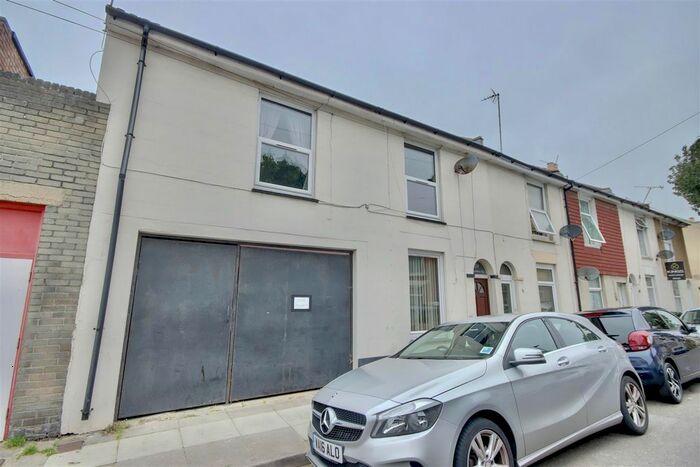 4 Bedroom Terraced House For Sale In St. Stephens Road, Portsmouth, PO2