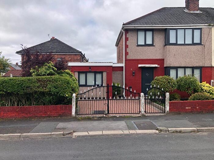 3 Bedroom Semi-Detached House For Sale In Farrell Close, Melling, L31