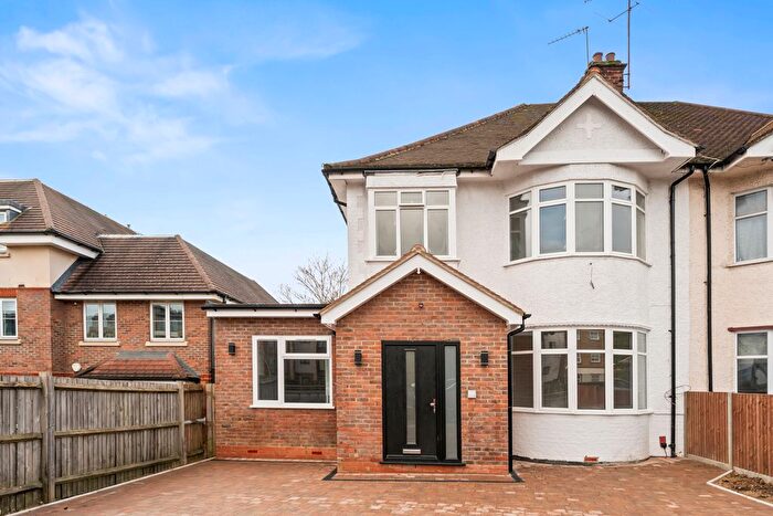 4 Bedroom Semi Detached House For Sale In Great North Way, London, NW4