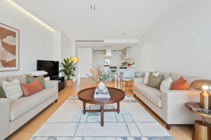 3 Bedroom Flat For Sale In York Way, Arthouse, N1C