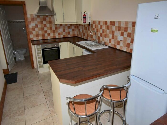 2 Bedroom Flat To Rent In Rhyddings Terrace, Brynmill, Swansea, SA2