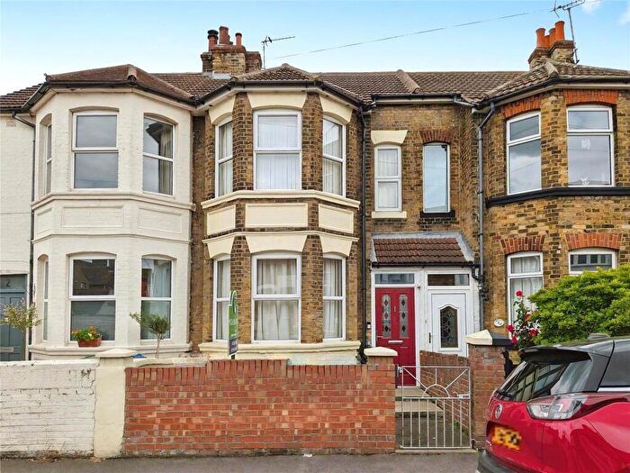 3 Bedroom Terraced House For Sale In Maple Street, Sheerness, Kent, ME12