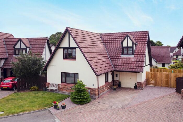 4 Bedroom Detached House For Sale In Bernham Avenue, Stonehaven, AB39