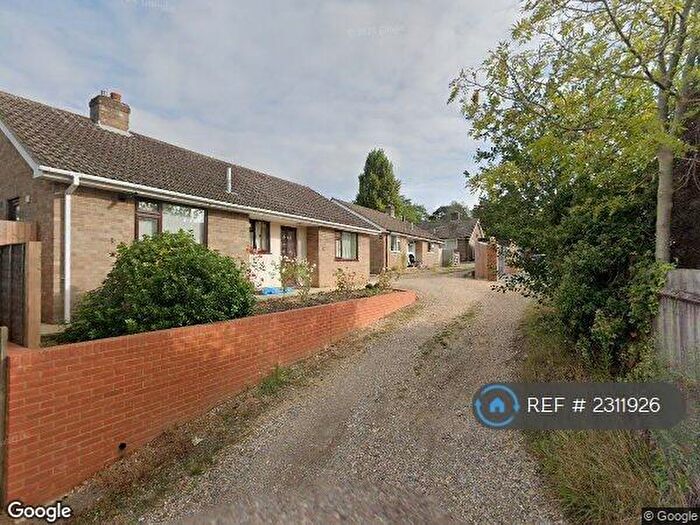 3 Bedroom Bungalow To Rent In Barkham Road, Wokingham, RG41