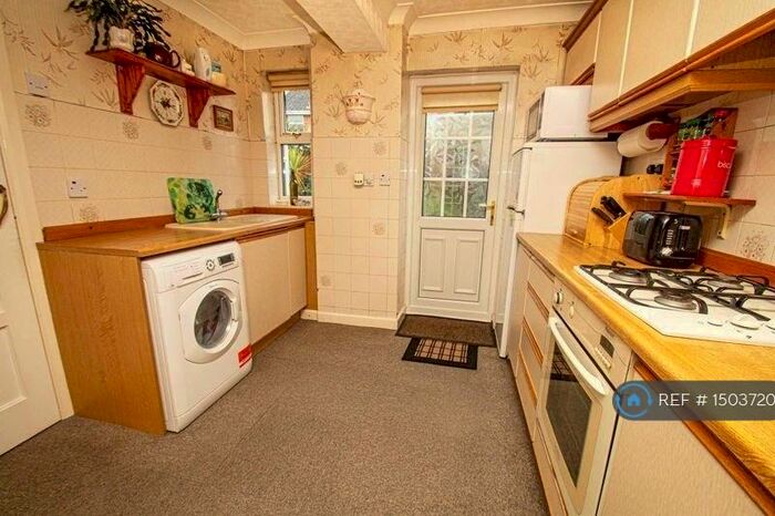 4 Bedroom Semi-Detached House To Rent In Edgmond Close, Redditch, B98
