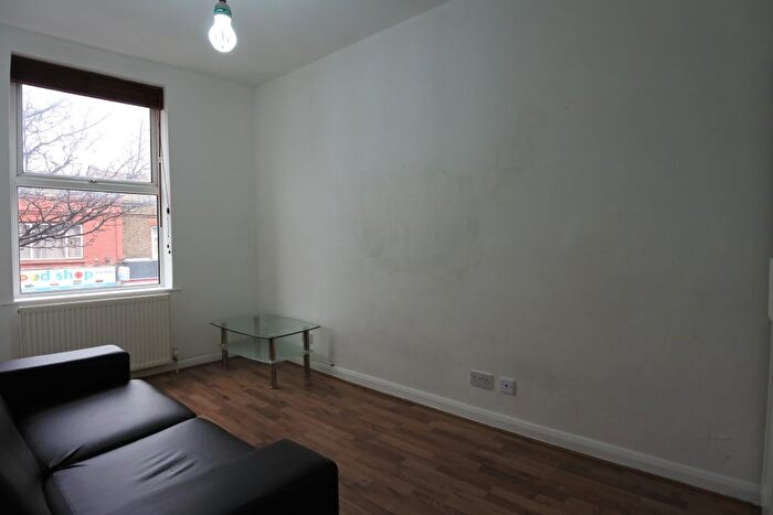 1 Bedroom Flat To Rent In High Road, Willesden, NW10