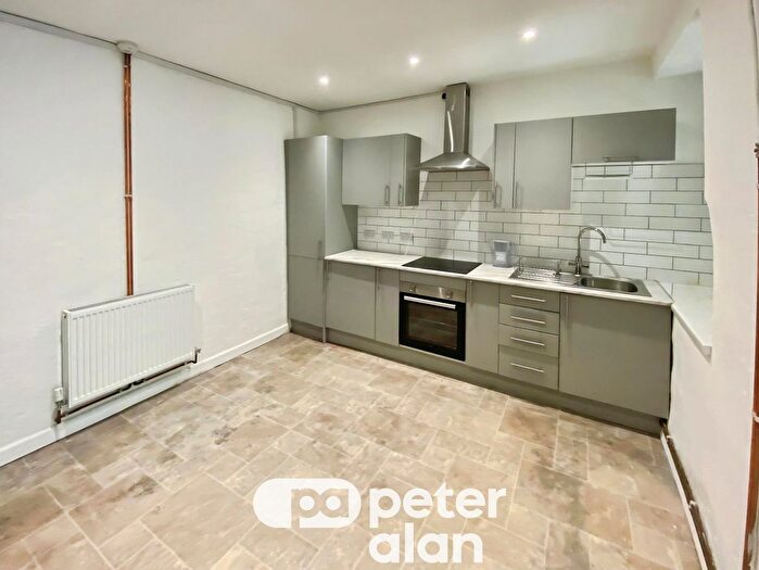 3 Bedroom Property To Rent In Brynmair Road, Aberdare, CF44