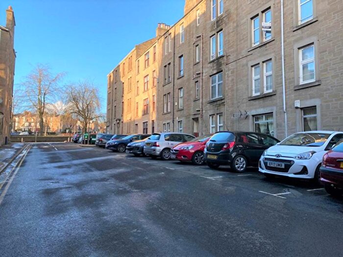 2 Bedroom Flat To Rent In Baldovan Terrace, Dundee, DD4