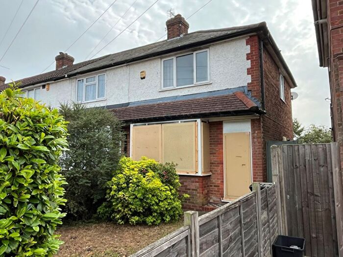 2 Bedroom End Terrace House For Sale In Chesford Road, Luton, Bedfordshire, LU2