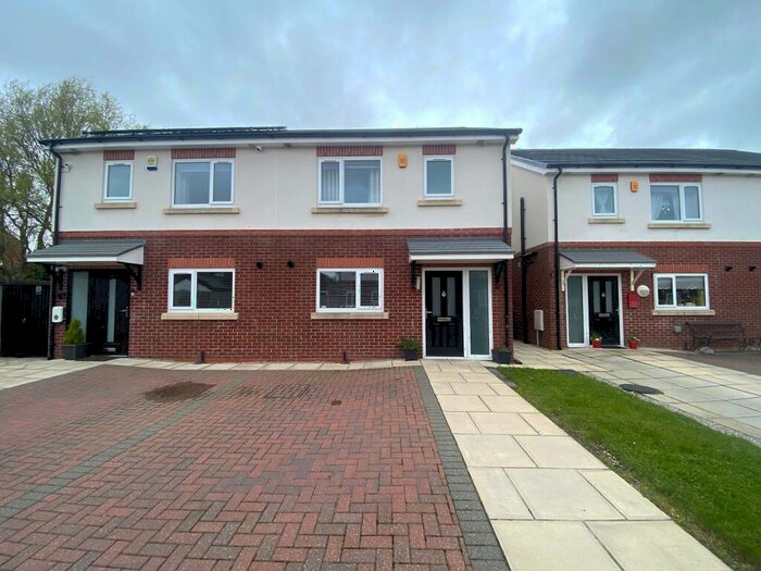 3 Bedroom Terraced House To Rent In Brookfield Close, Southport., PR9