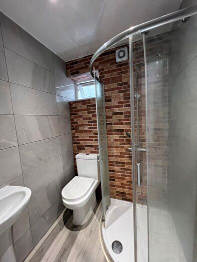 2 Bedroom Flat To Rent In Romford, RM6