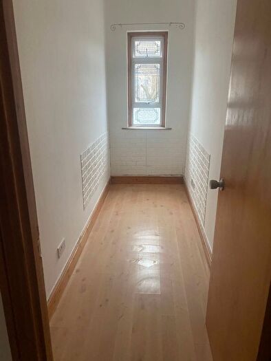 2 Bedroom Flat To Rent In Leyton Park Road, London, E10