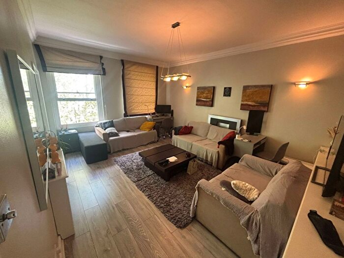 2 Bedroom Flat To Rent In Ashburn Gardens, London, SW7