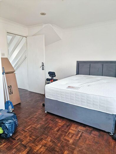 1 Bedroom Maisonette To Rent In Douglas Road, Addlestone, KT15