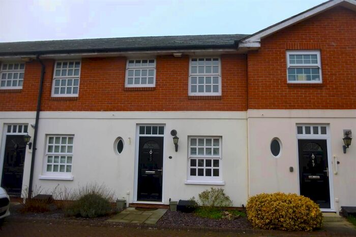 2 Bedroom Town House To Rent In Bedford Court, Bawtry, Doncaster, DN10