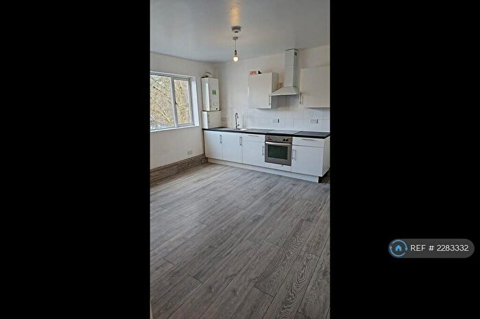 2 Bedroom Flat To Rent In East Street, Bristol, BS3