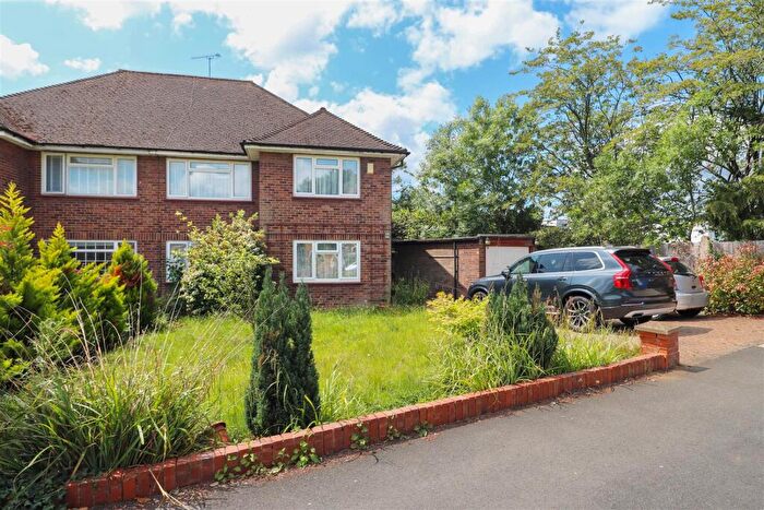 2 Bedroom Maisonette For Sale In Tolcarne Drive, Pinner, HA5