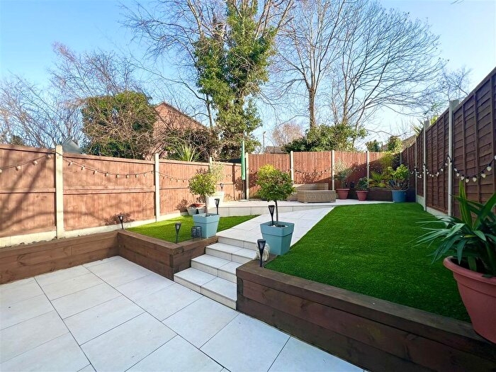 3 Bedroom Property For Sale In Falkland Place, Chatham, ME5