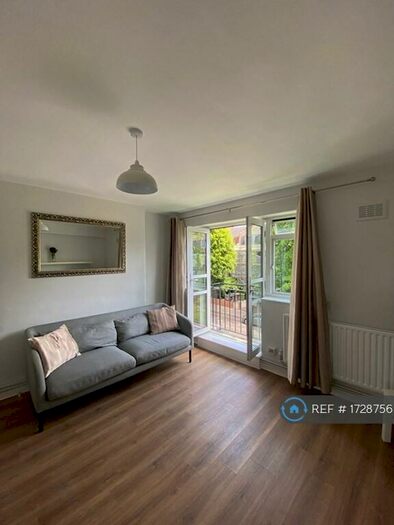 1 Bedroom Flat To Rent In Sedgley House, London, N4