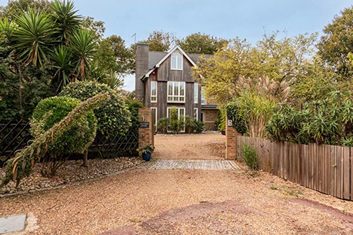 5 Bedroom Detached House For Sale In Elmwood Close, Broadstairs, CT10