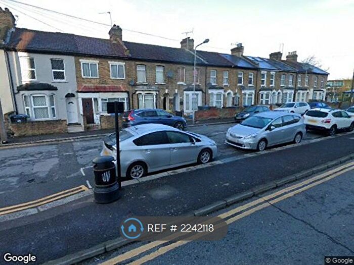 2 Bedroom Terraced House To Rent In Hall Rd, Stratford, E15