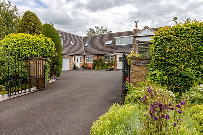 5 Bedroom Bungalow For Sale In Garbutts Lane, Hutton Rudby, Yarm, North Yorkshire, TS15