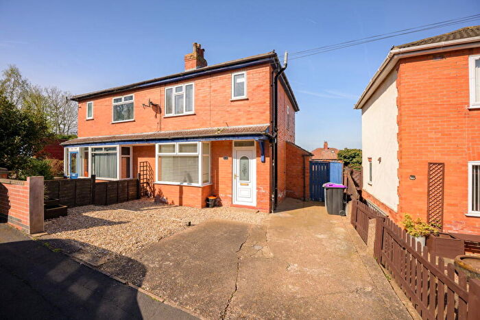 3 Bedroom Semi Detached House For Sale In Wyndham Close In Grantham, NG31