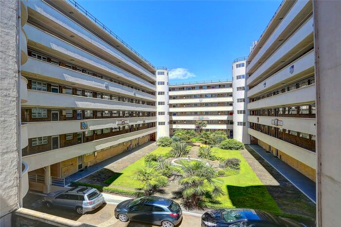 2 Bedroom Flat To Rent In Lichfield Court, Sheen Road, Richmond, TW9