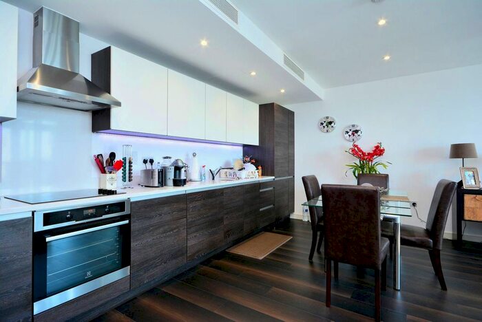 2 Bedroom Flat To Rent In Great West Quarter, Brentford, TW8