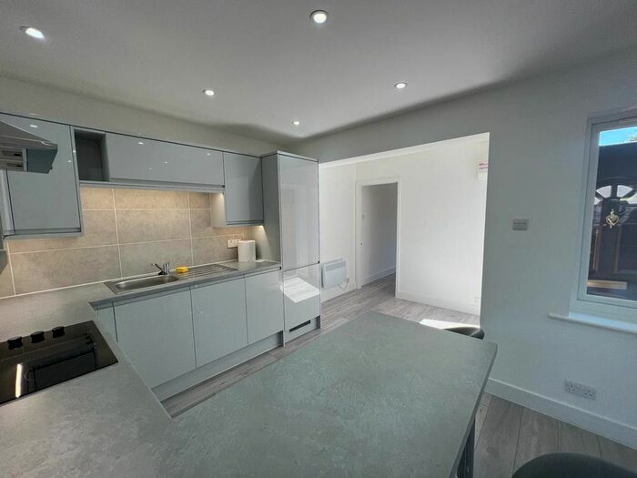 1 Bedroom Bungalow To Rent In Gade Close, Hayes, Greater London, UB3